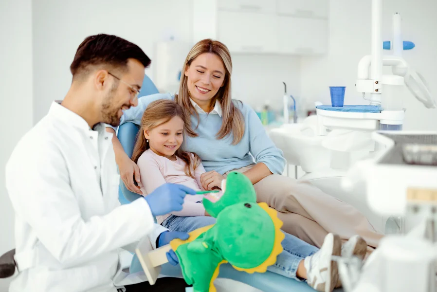 Children dentist in North York